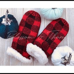 Buffalo Check Sherpa Lined Mittens